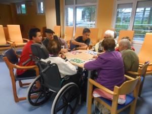 gazteak eta adinekoak