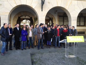 EH Bilduko kideak, Foru plazan