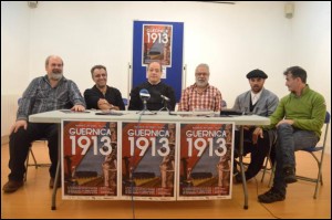 Urrian 'Guernica 1913' antzerkia aurkeztu zuten Gernika-Lumon