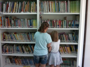 Ume bi Gernika-Lumoko liburutegian