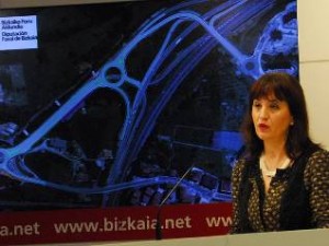 Itziar Garamendi diputatua, azalpenak ematen