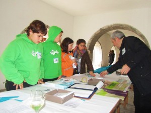 Domekan eatarrek Gure Esku Dago dinamikaren inguruko informazioa jaso zuten Eskolapen