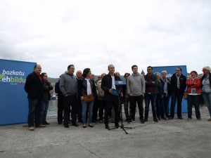 Bermeoko portuan egin du EH BIlduk ekitaldia