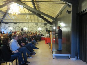 BOSTAK BATeko ordezkaria, elkarte eta erakundeei egindako omenaldian