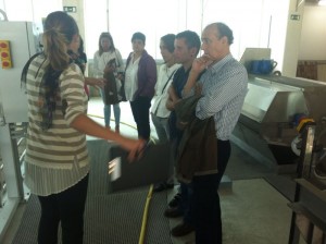 Lamiarango araztegia bisitatzen izan dira gaur legebiltzarkideak