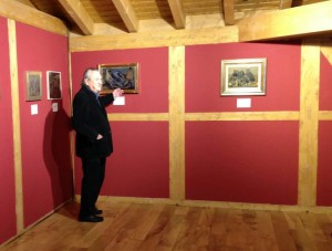 Artista bilbotarra bere lanak aurkezten museoan. Argazkia: Arrantzaleen Museoa