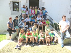 Ikasleak, irakasleak eta udaleko ordezkariak gaur goizeko udal foroaren ostean