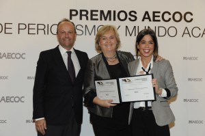 Laura Markaida, eskuman, saria hartzen