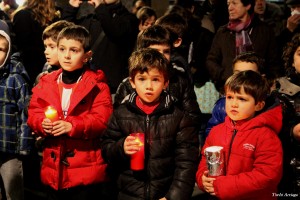 Umeak kandelario abesten, Gernika-Lumon
