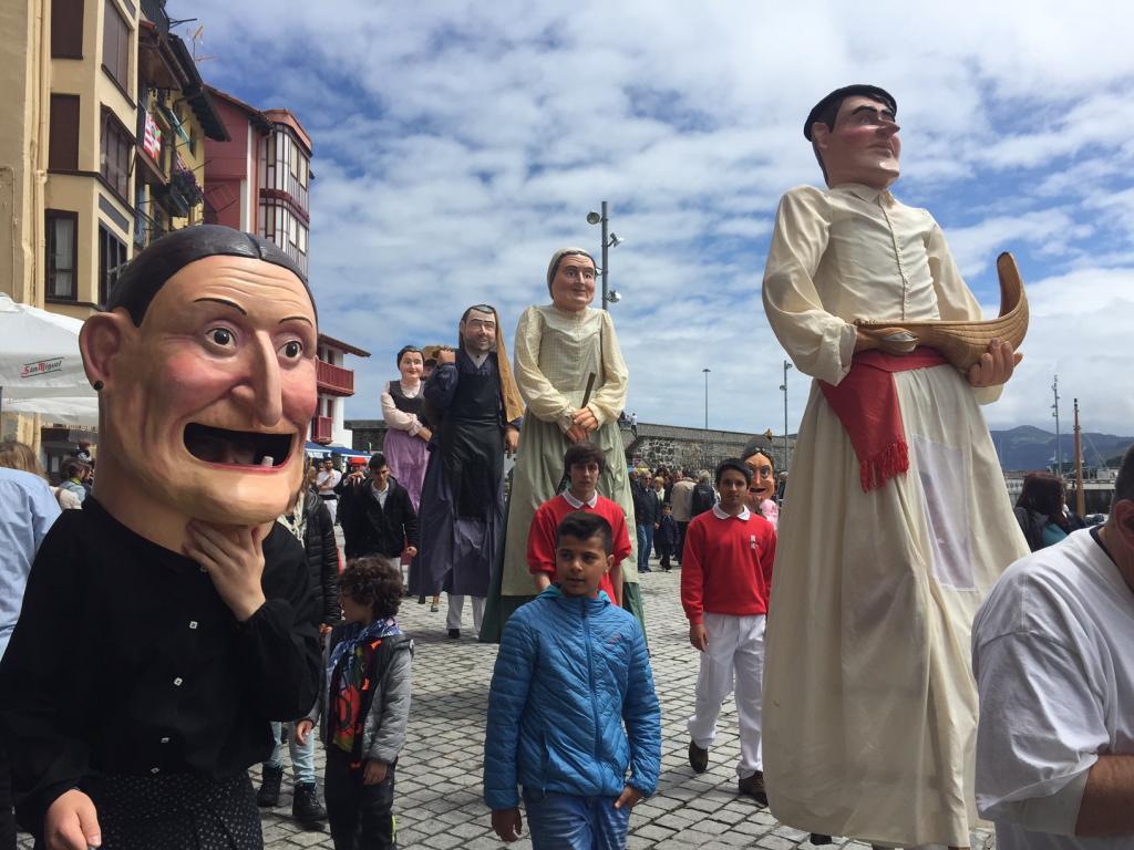 Erraldoien Konpartsa, iazko Arrain Azokan