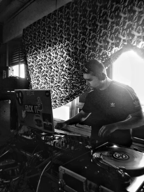 Iker Montero Reinos DJ MØNET