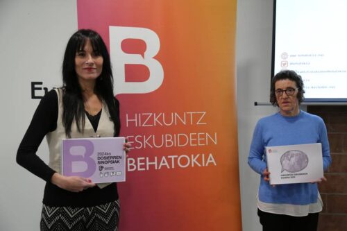 Agurne Gaubeka eta Garbiñe Petriati Behatokiko zuzendari eta teknikaria.