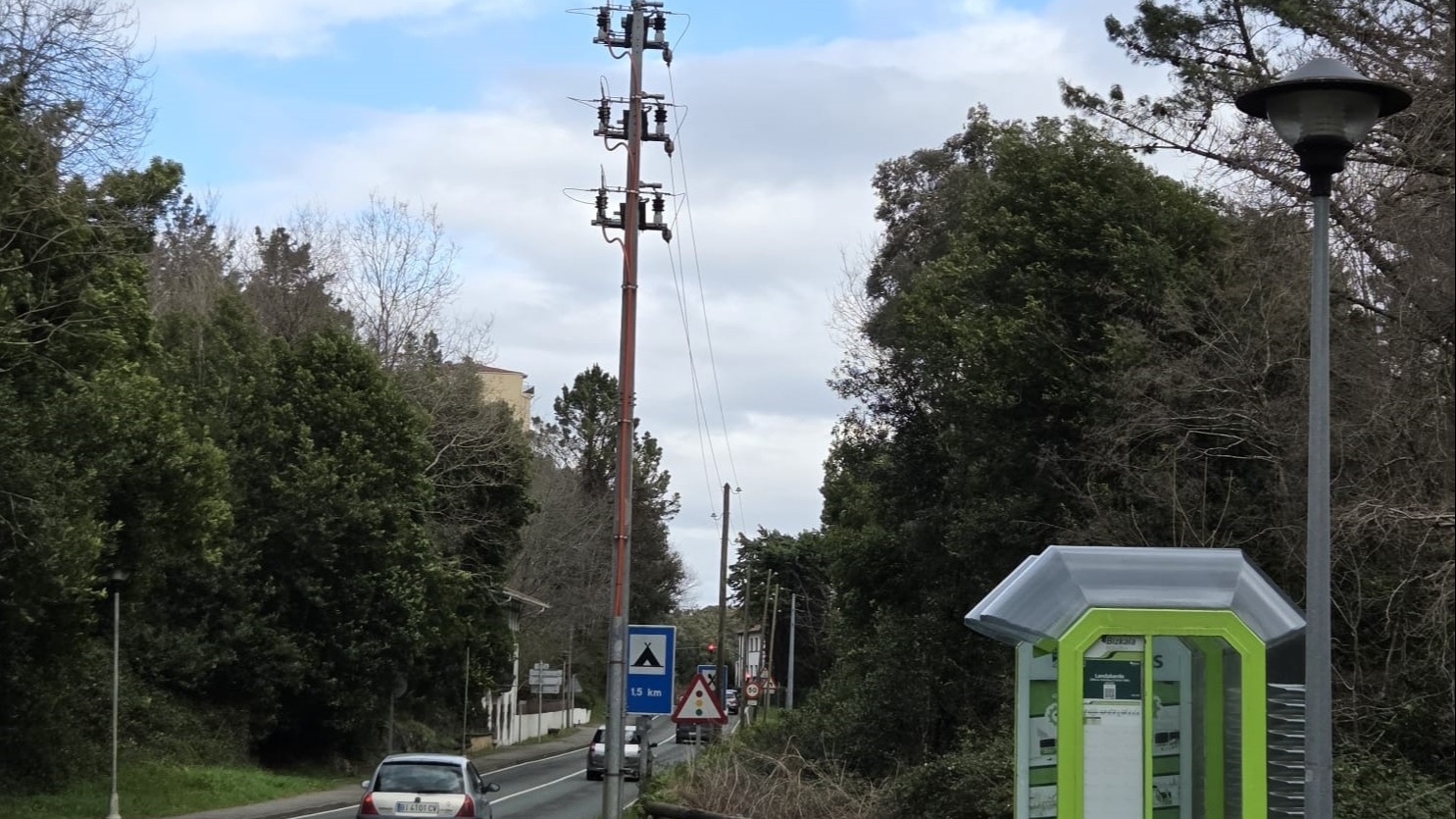 Obretan dauden bidegorrietako sare elektrikoen lurperatze lanak koordinatzeko hitzarmena