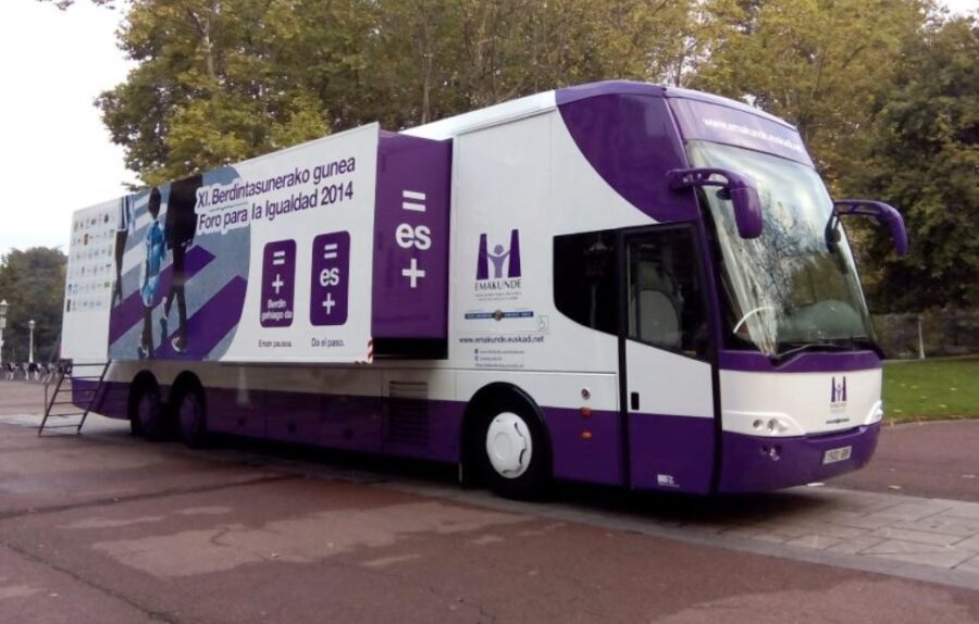 Emakunderen autobusa
