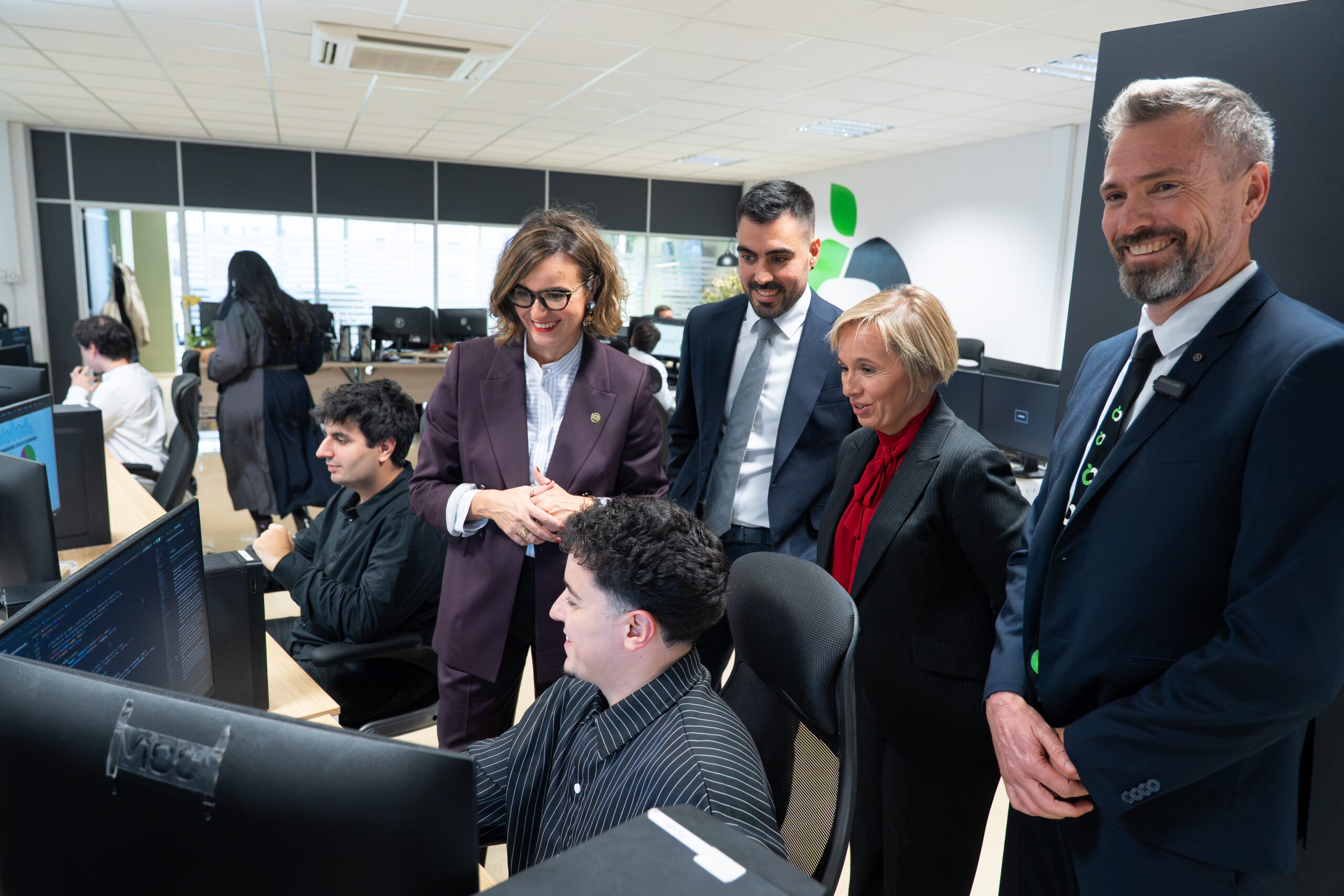 RK Solutions enpresako arduradunek proiektuaren hedapen-planak aurkeztu dizkiote Bizkaiko Ahaldun Nagusiari
